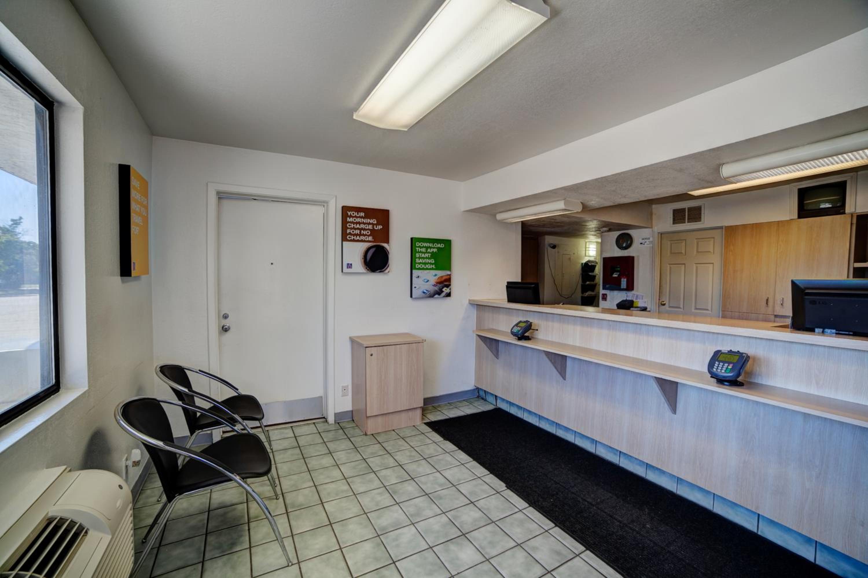 Фото Super 7 Inn