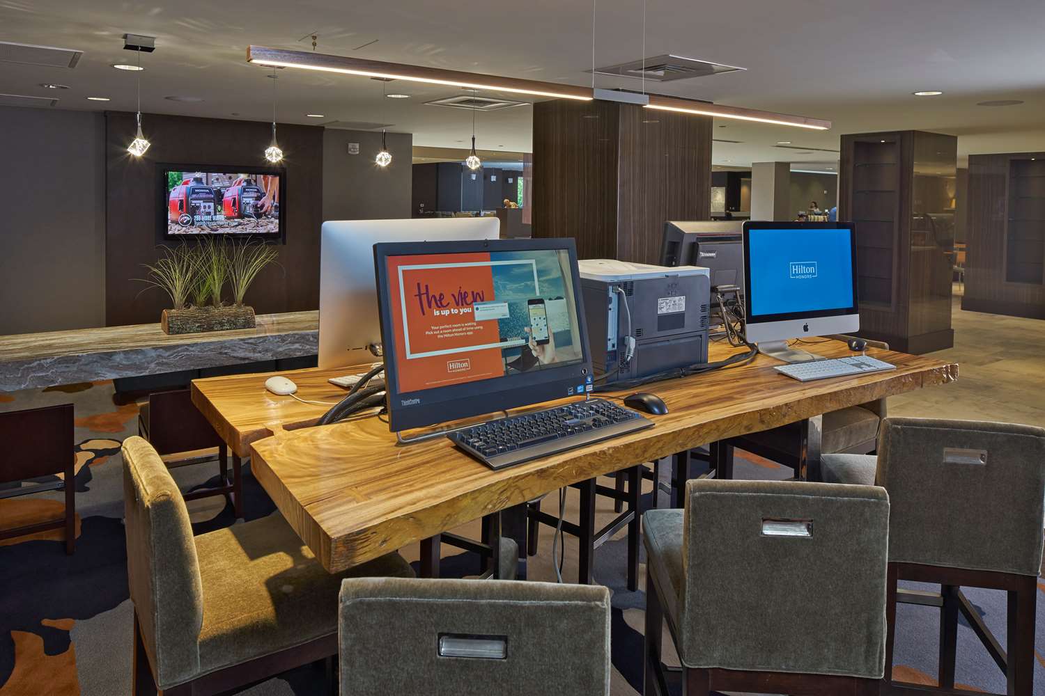 Фото Hilton Raleigh North Hills