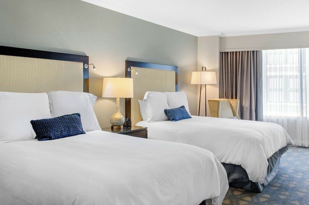 Фото Omni Riverfront Hotel