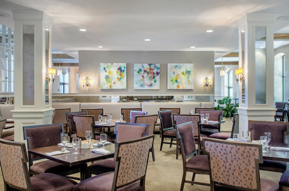 Фото Omni Riverfront Hotel