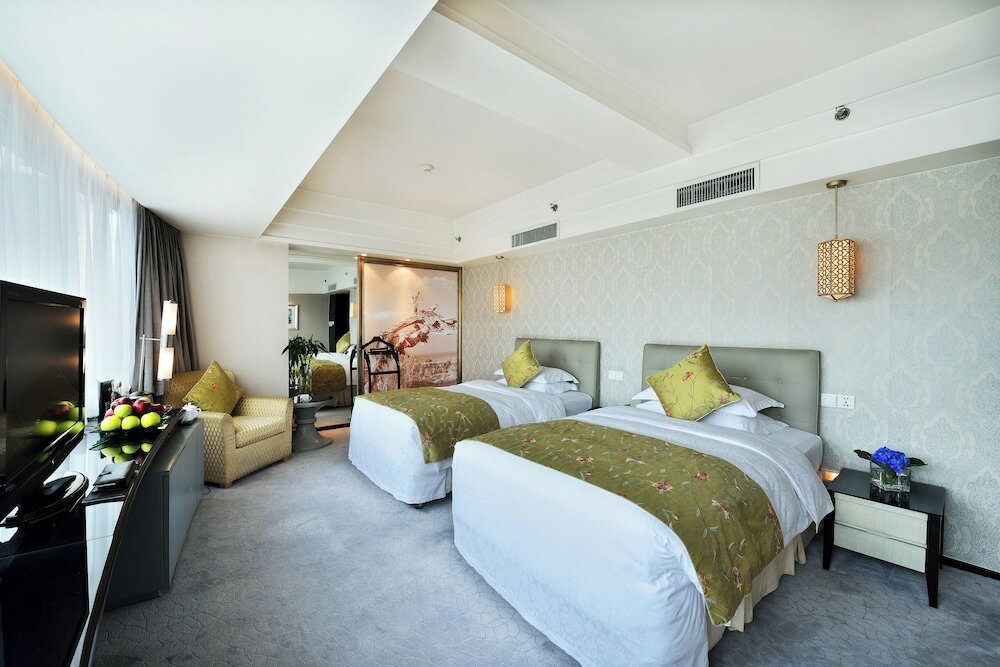 Фото Luxemon Xinjiang Hongfu Hotel