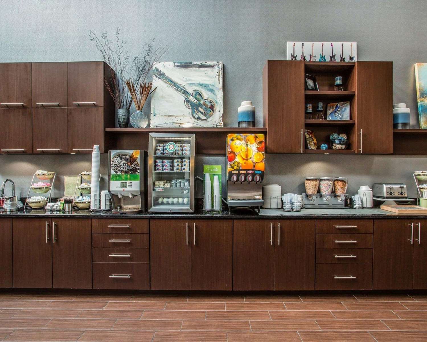 Фото Quality Suites Nashville Airport