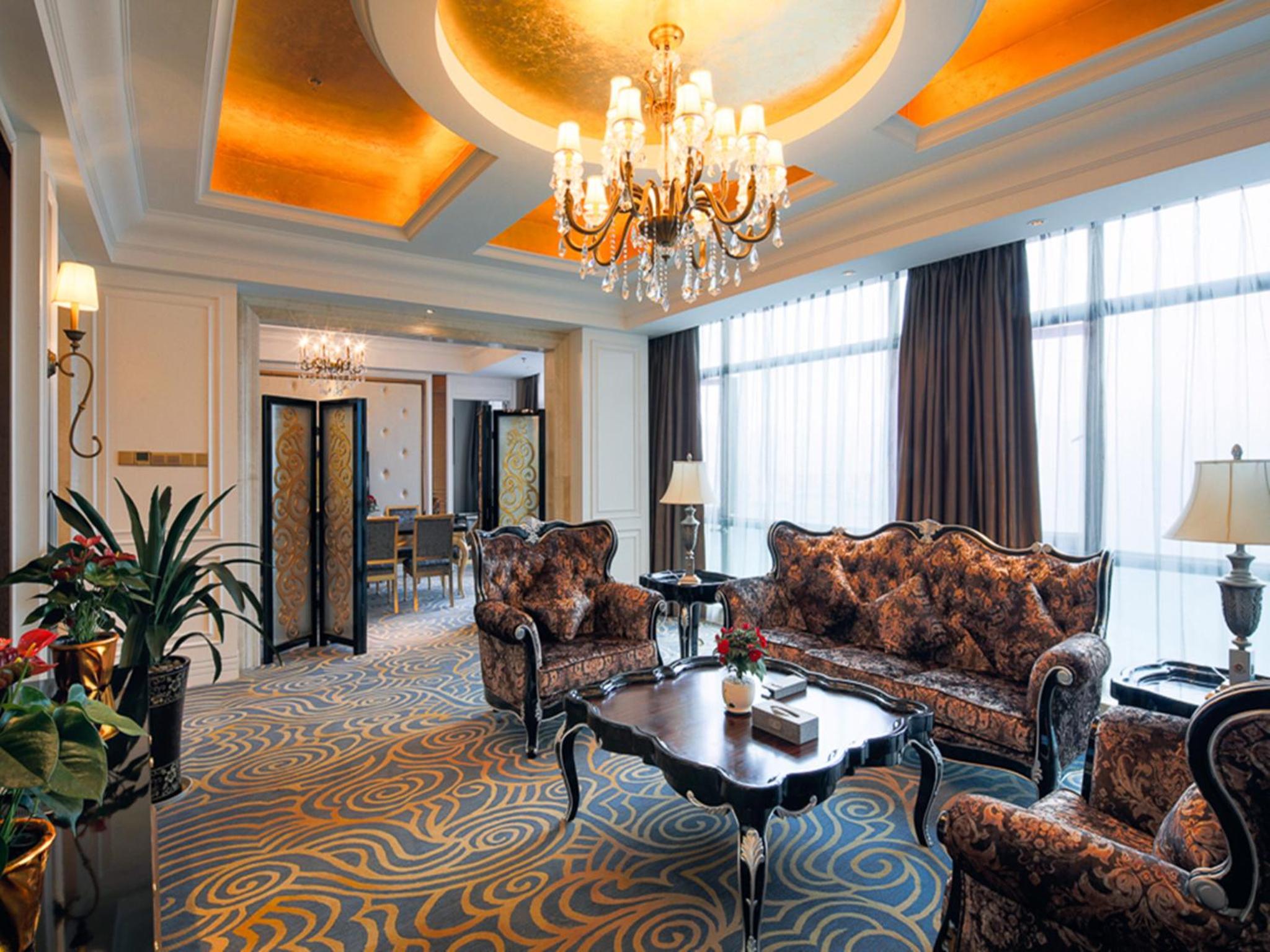 Фото Chongqing Sport Hotel