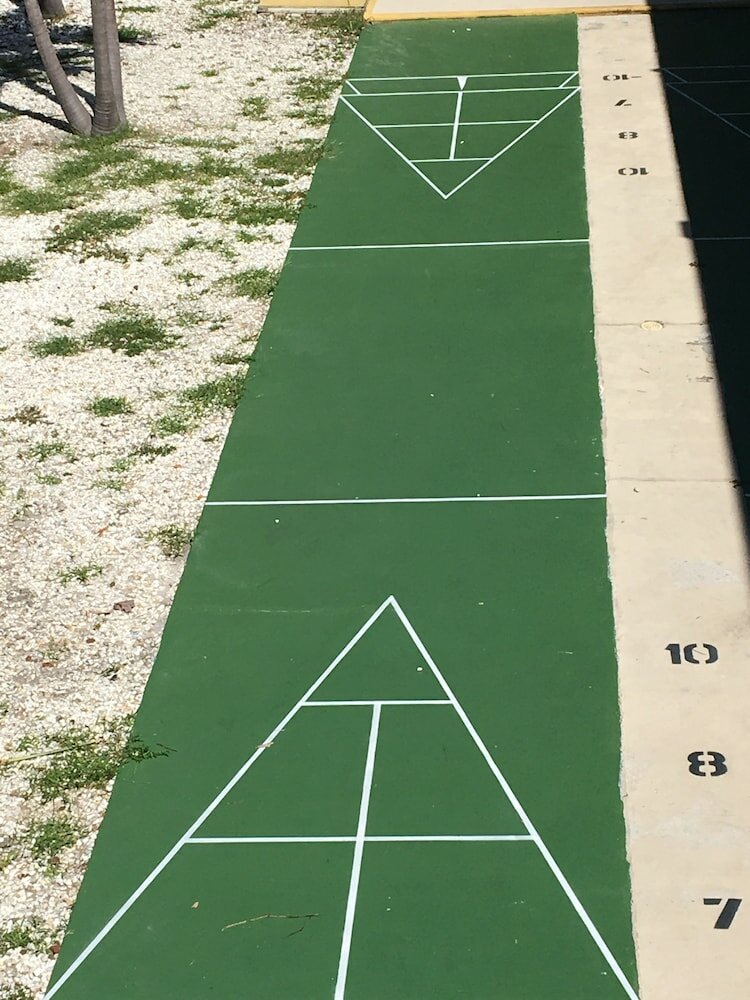 Фото Days Inn by Wyndham St. Petersburg Tampa Bay Area