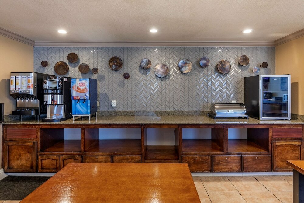 Фото Best Western Plus John Jay Inn & Suites