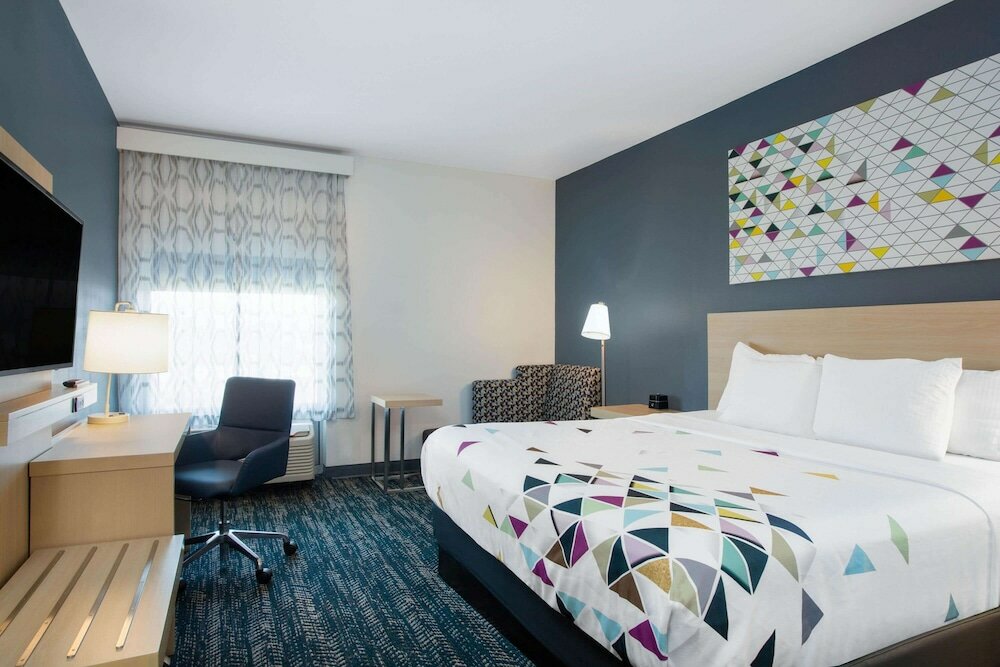 Фото La Quinta Inn & Suites by Wyndham Manassas Va-Dulles Airport
