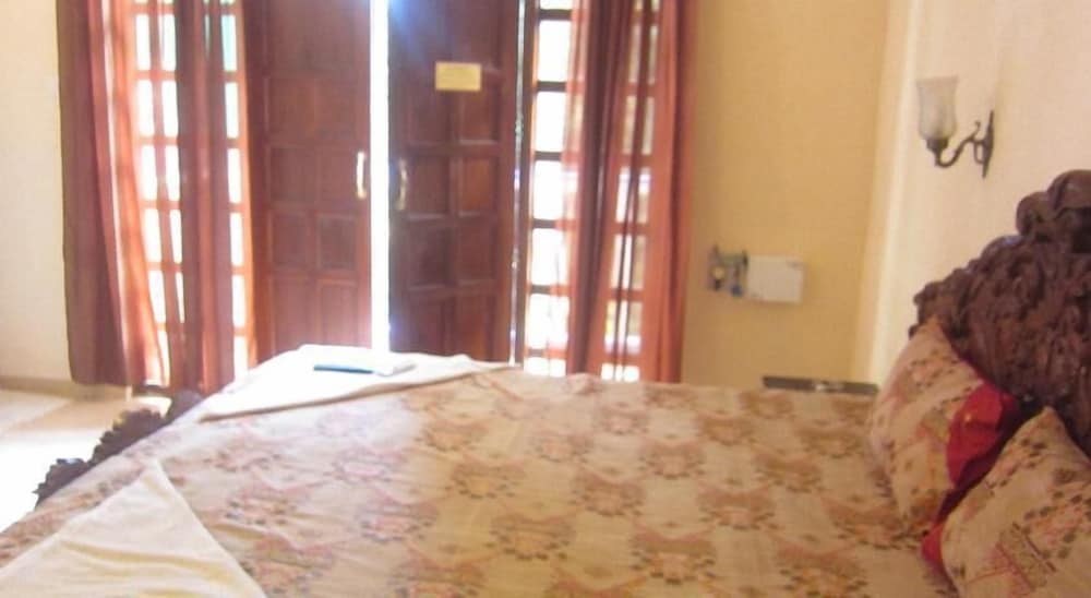 Фото Mayflower Beach Resort