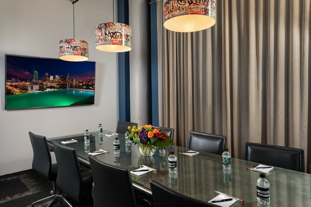 Фото Canvas Hotel Dallas