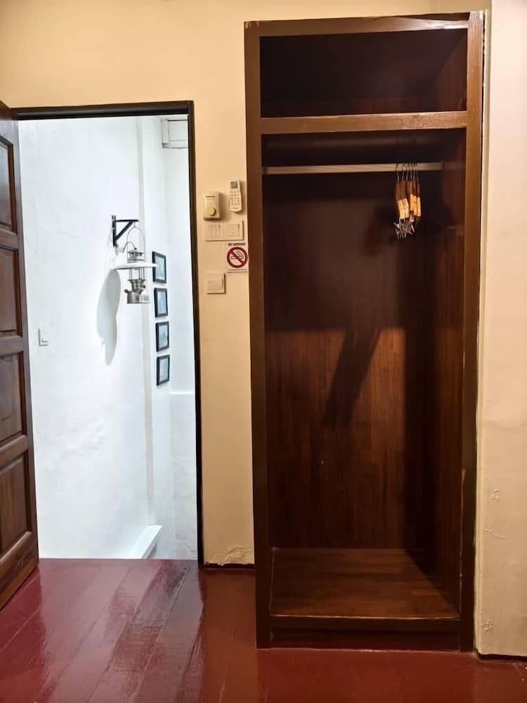 Фото Red Inn Court