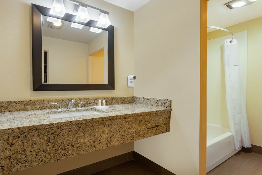 Фото Days Inn by Wyndham Yakima