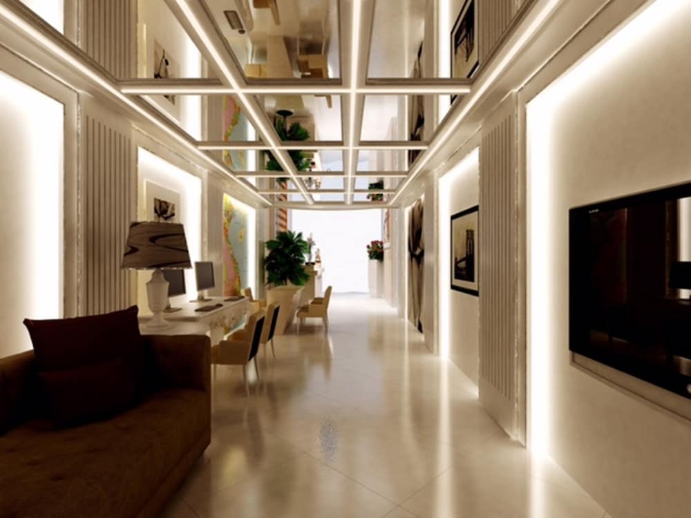 Фото Luxury Old Quarter Hotel & Gym