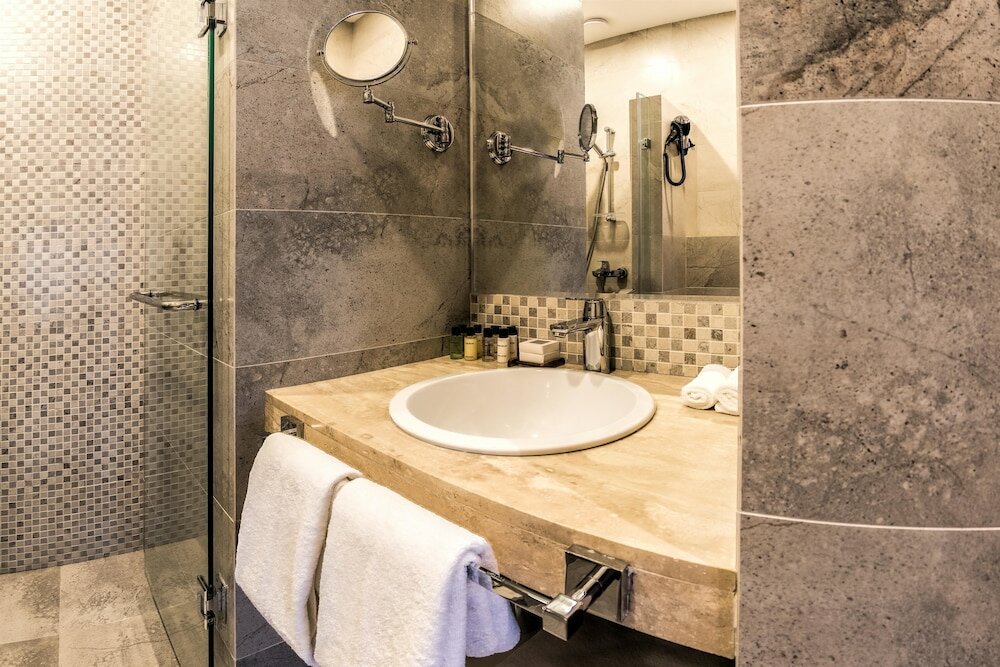 Фото Golden Tulip Borjomi Hotel