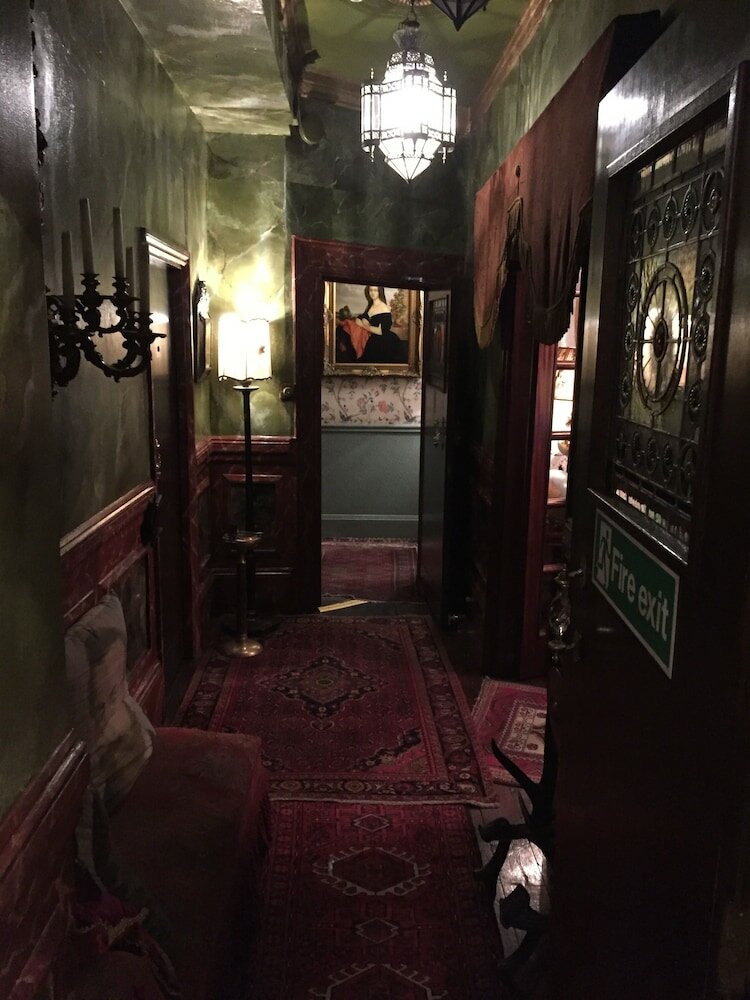 Фото The Pavilion Hotel