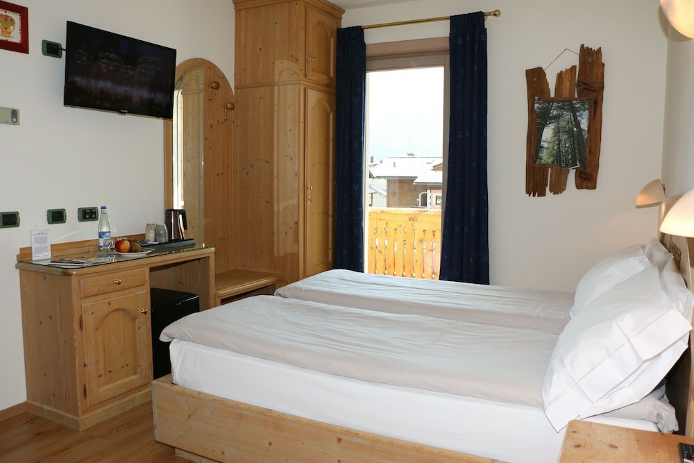 Фото Hotel Garni La Suisse