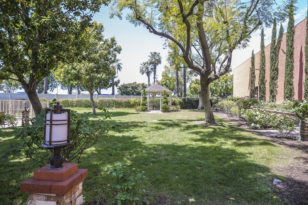 Фото Ontario Airport Hotel & Conference Center