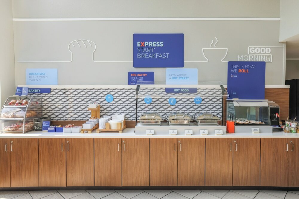 Фото Holiday Inn Express & Suites Raleigh North - Wake Forest, an Ihg Hotel