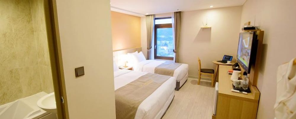 Фото Marianne Hotel