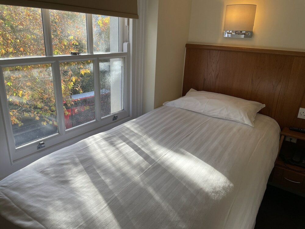 Фото Orchard Hotel