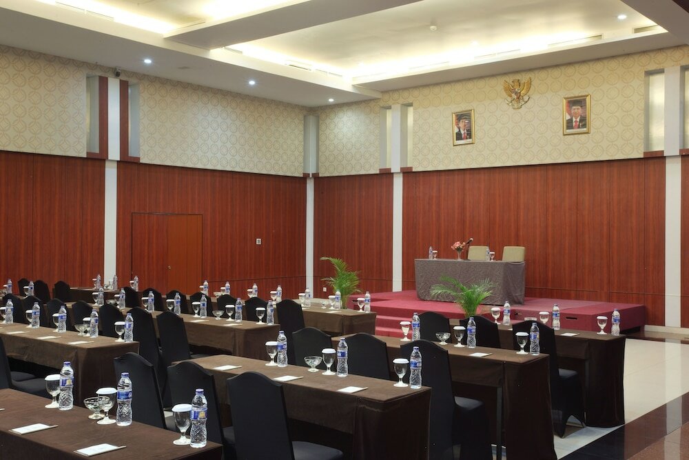 Фото Grand Hatika Hotel