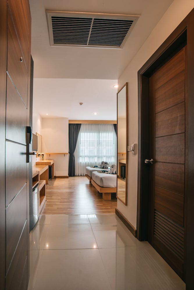 Фото ICheck inn Central Patong