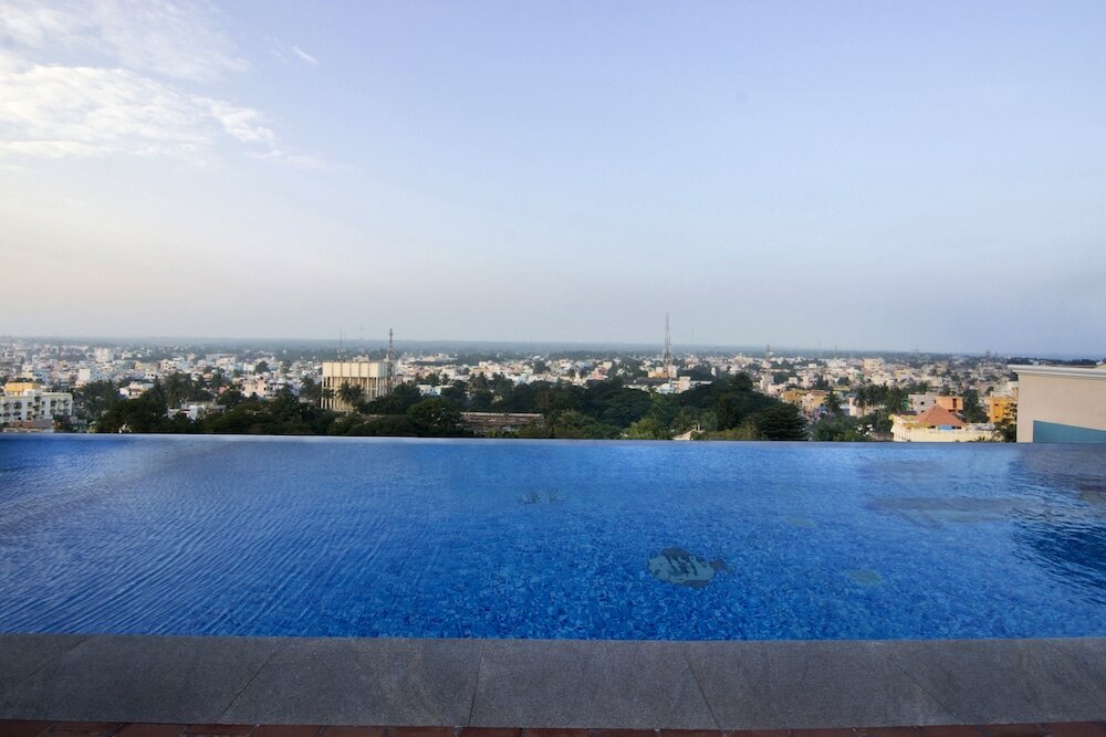 Фото Shenbaga Hotel and Convention Centre