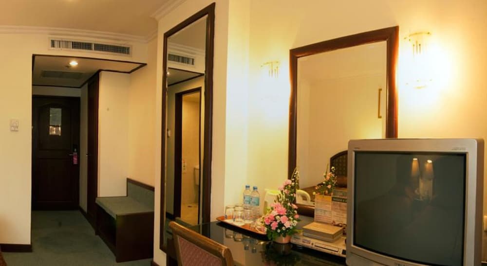 Фото Grace Hotel Bangkok