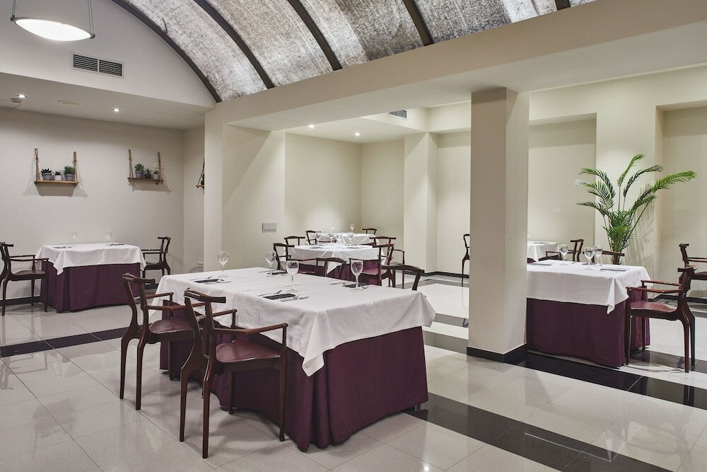 Фото Hotel Silken Rona Dalba