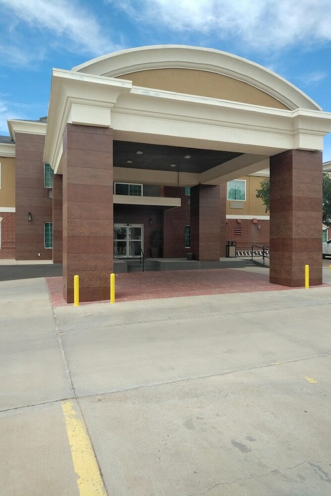 Фото La Quinta Inn & Suites by Wyndham Dalhart