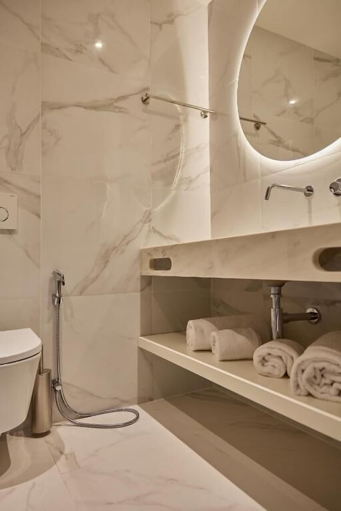 Фото Omid Saldanha Hotel