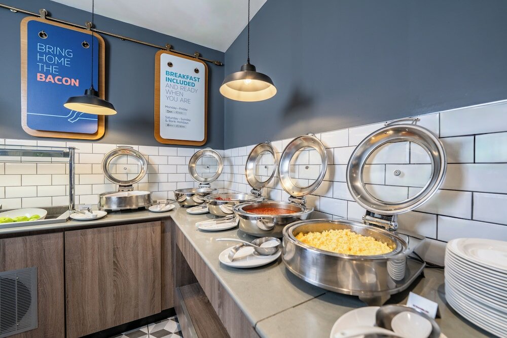 Фото Holiday Inn Express Aberdeen Airport, an Ihg Hotel