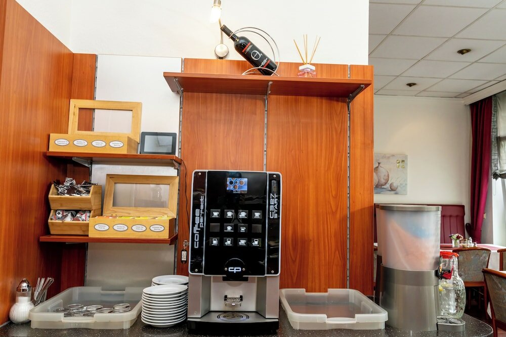 Фото Hotel Lumen am Hauptbahnhof