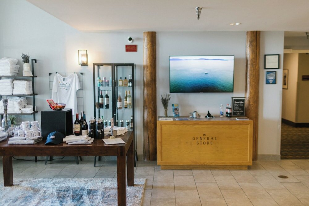 Фото Friday Harbor Suites