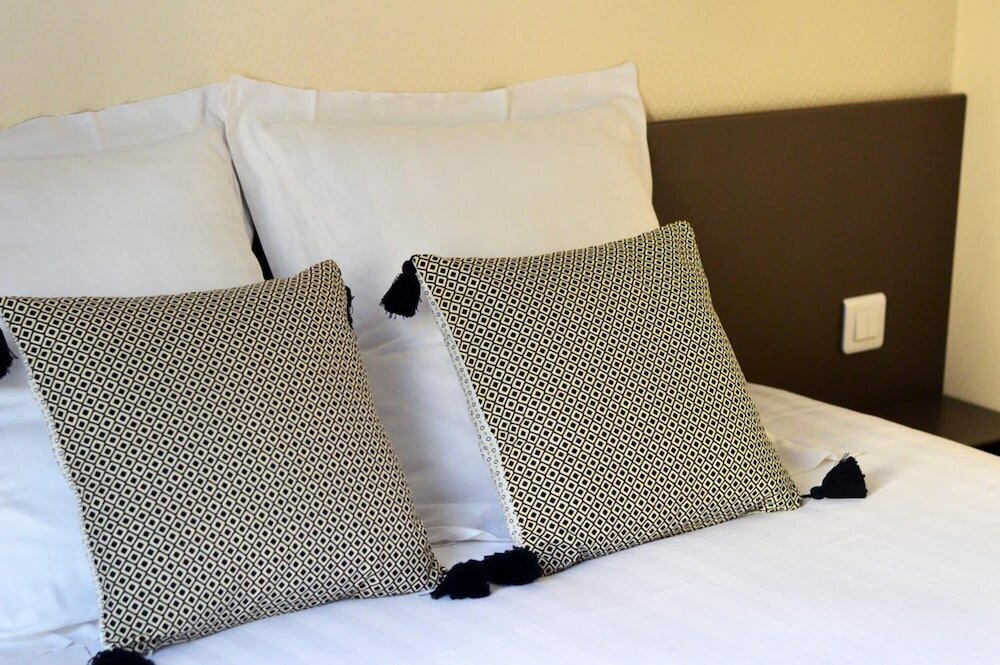 Фото Hotel Le Sevigne Rennes