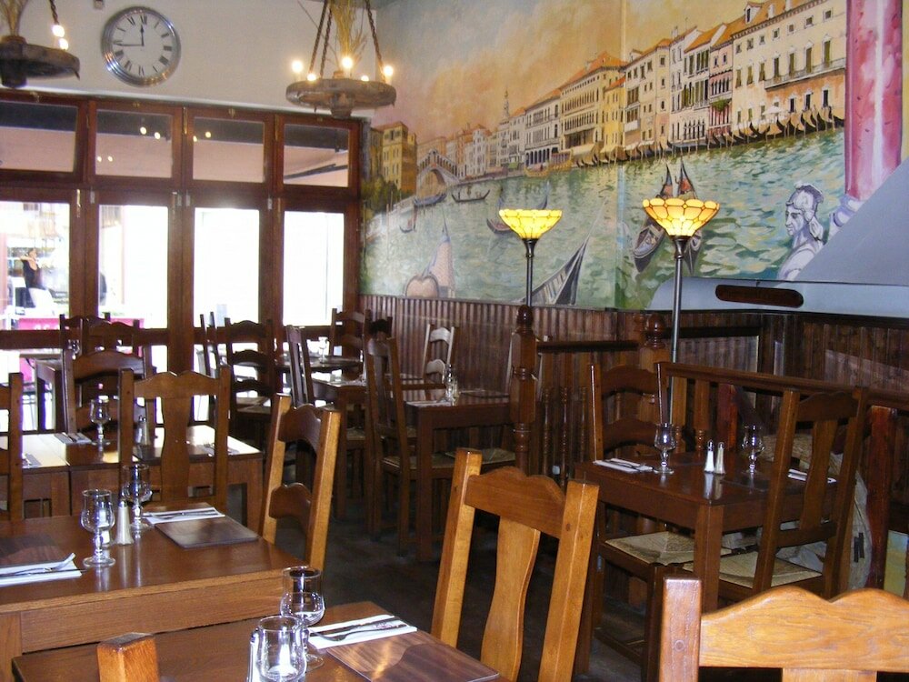 Фото Mermaid Suite Hotel