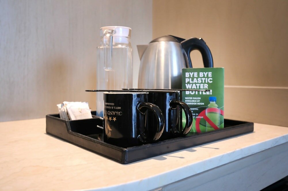 Фото Grand Edge Hotel Semarang