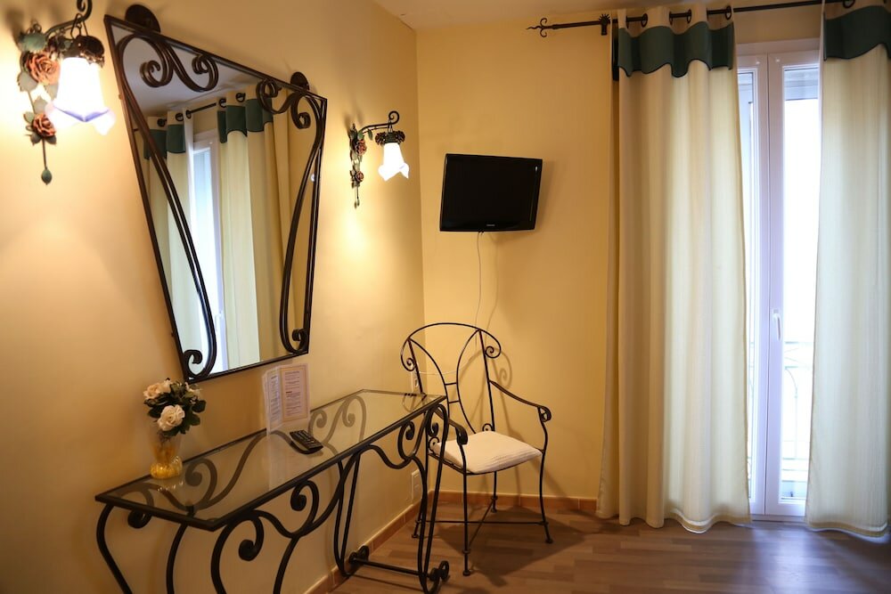 Фото Hôtel de France