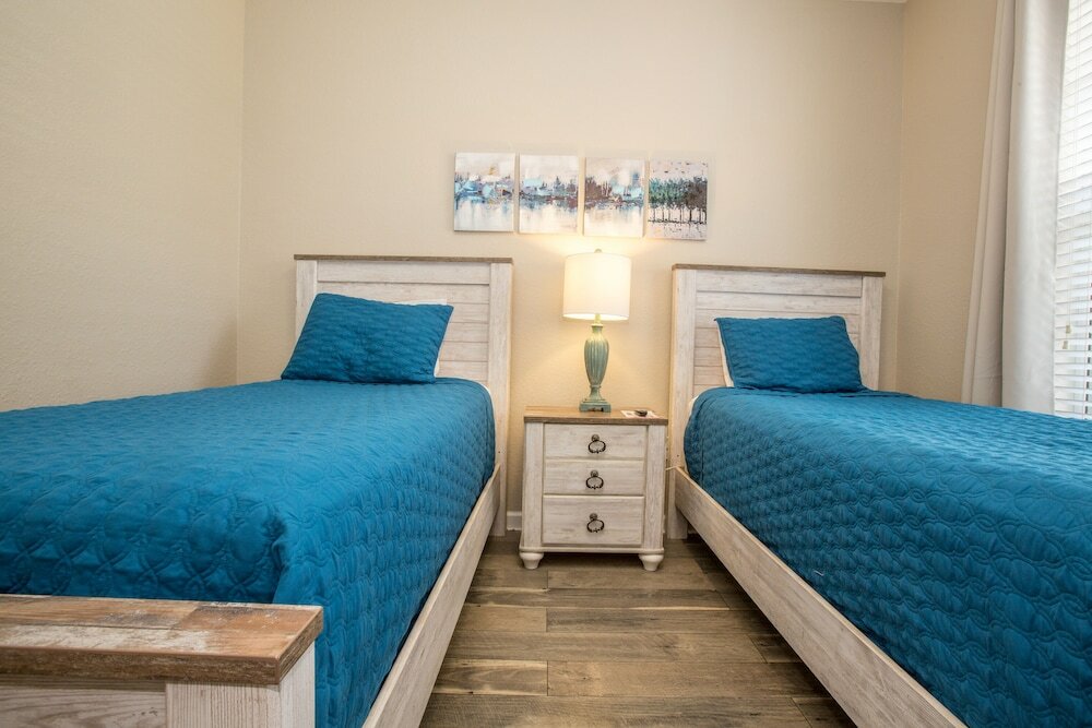 Фото 4862 Cayview Ave № 110