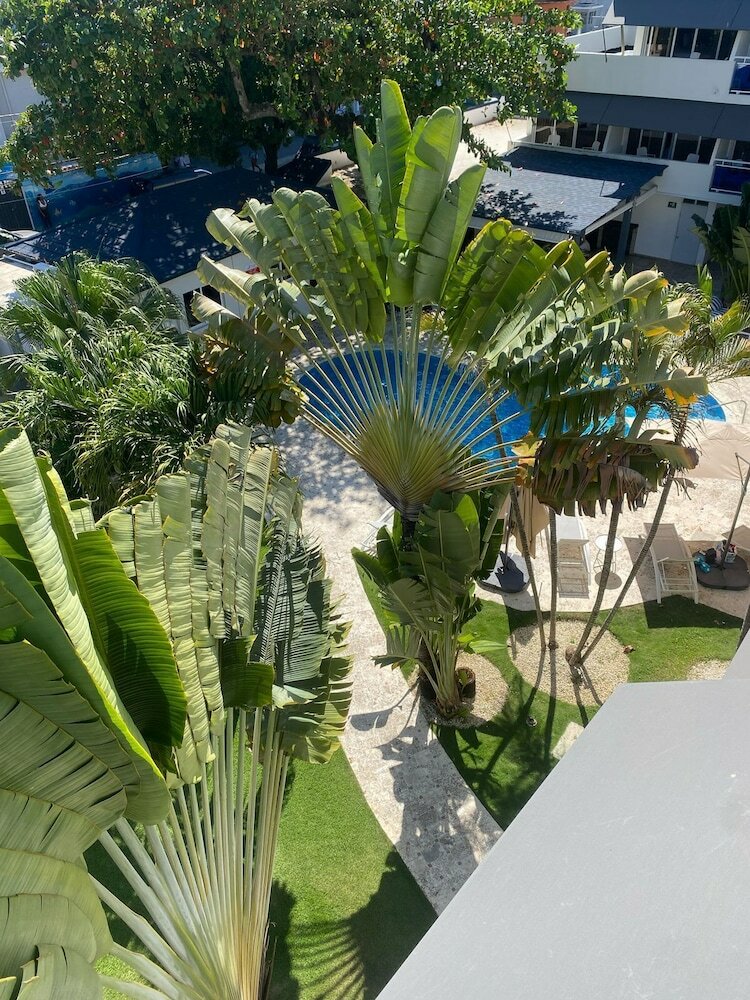 Фото New Garden Hotel