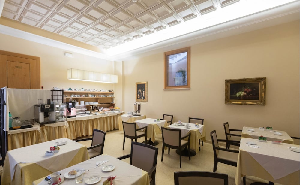 Фото Hotel Seccy