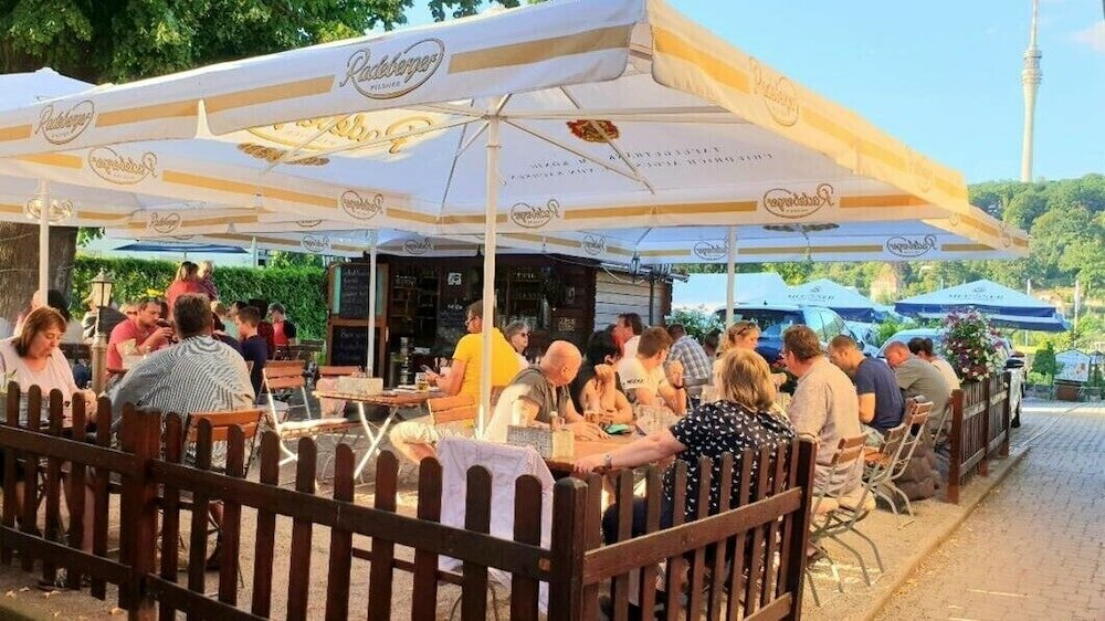 Фото Hotel Alttolkewitzer Hof Dresden