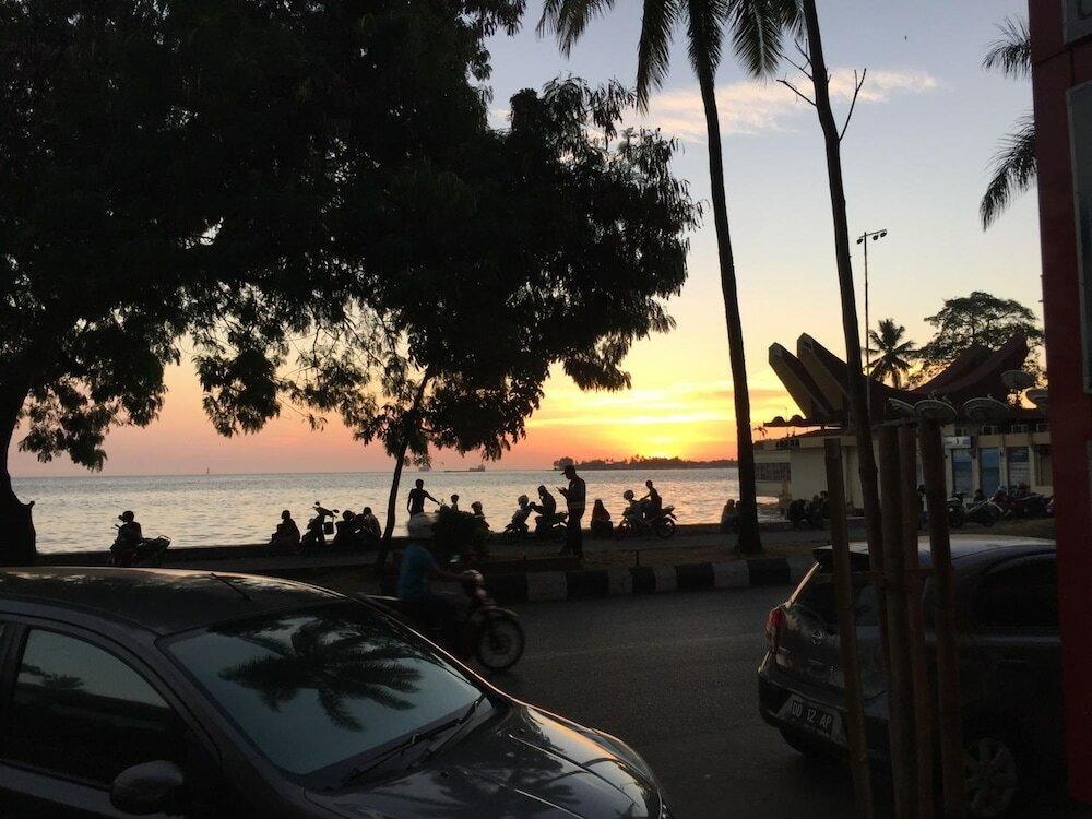 Фото Expressia Hotel Makassar