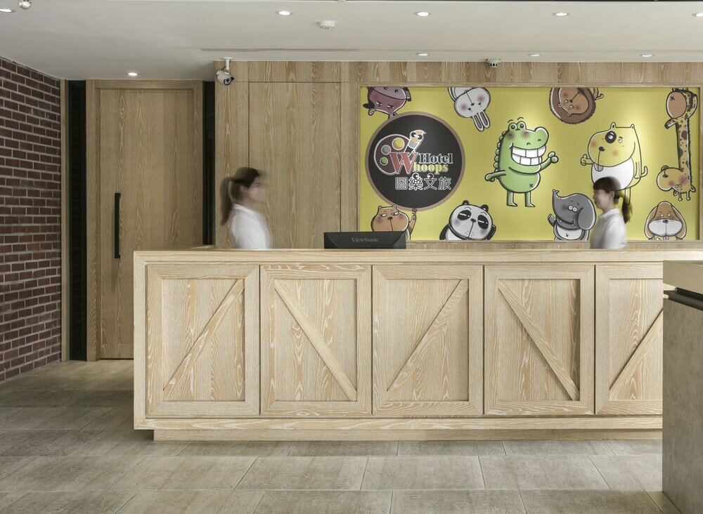 Фото Whoops Hotel