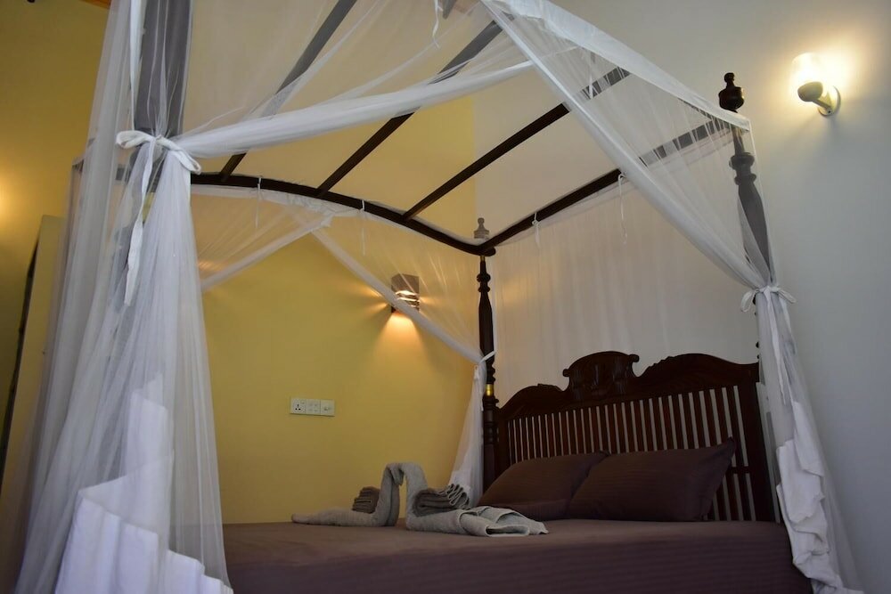 Фото Thambili cabanas