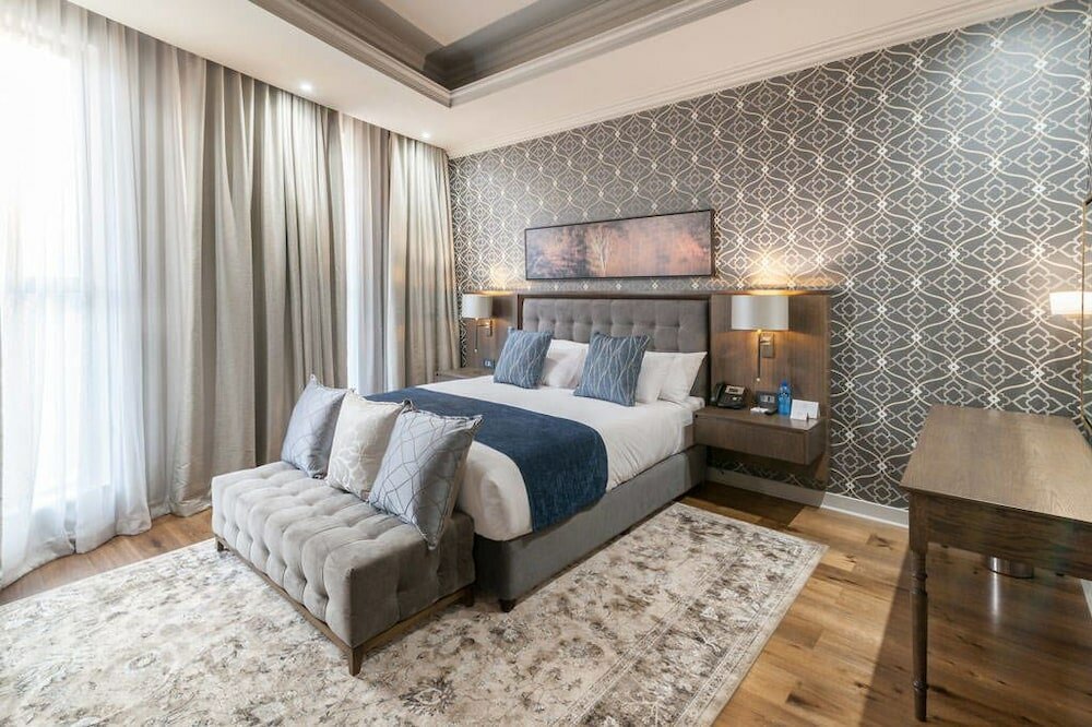 Фото Mayfair Hotel