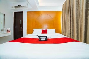 RedDoorz near Bambang Station (National Capital Region, Manila Light Rail Transit System Line 1, Bambang Station), hotel