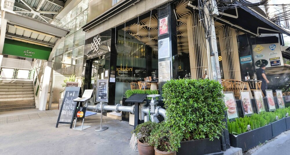 Фото Отель Sukhumvit Suites