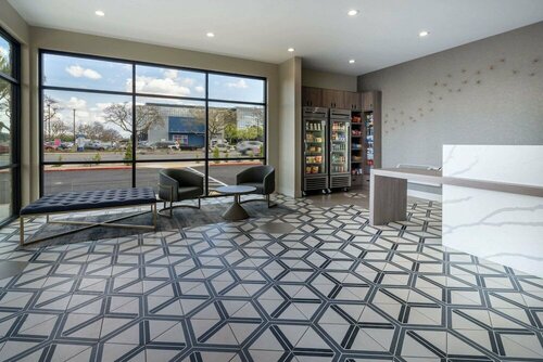 Гостиница Ramada by Wyndham Modesto Yosemite Area в Модесто