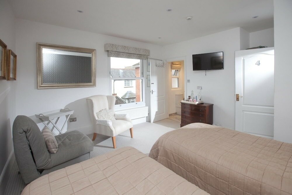 Фото The Old House Guesthouse