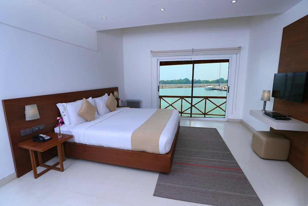 Фото Al Bander Hotel & Resort