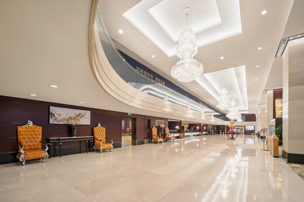 Фото Century Plaza Hotel